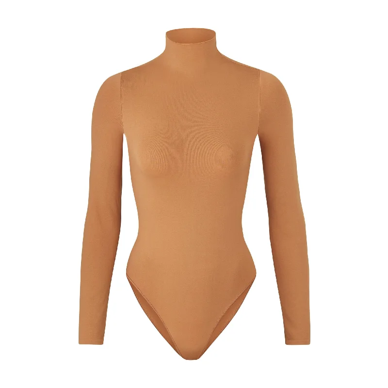 ESSENTIAL MOCK NECK LONG SLEEVE BODYSUIT | CAMEL